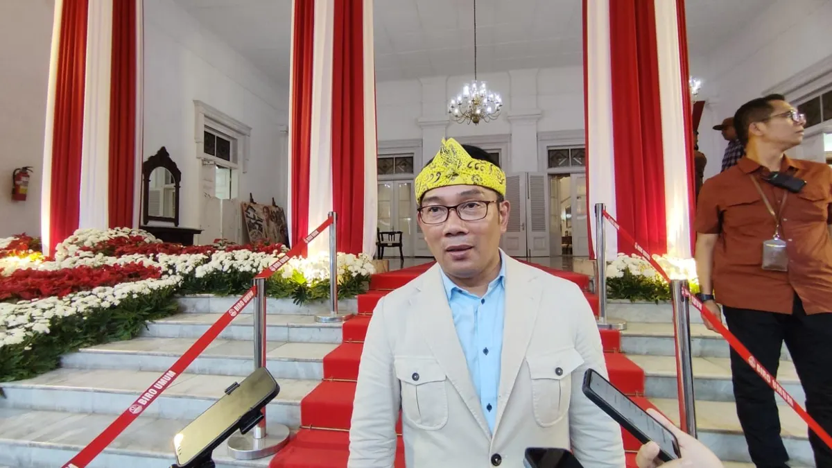 Gubernur Jawa Barat (Jabar) Ridwan Kamil meminta masyarakat untuk tenang soal Covid-19 varian Eris yang mulai masuk ke Indonesia