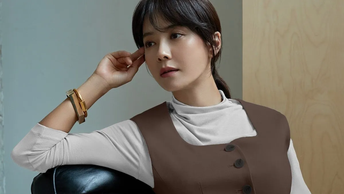 Aktris Song Ji Hyo yang juga dikenal sebagai seorang member di acara tv Korea, Running Man, membagikan rahasianya selalu terlihat awet muda.