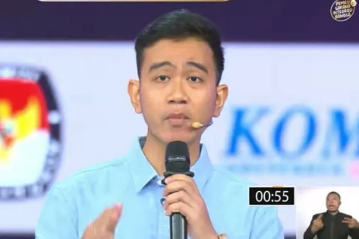 KPU selanjutnya melakukan evaluasi terkait penggunaan istilah asing dalam debat Pilpres 2024 yang digunakan oleh para peserta debat.