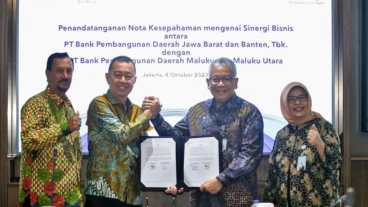 Saat ini bank bjb telah melakukan penandatangan Nota Kesepahaman mengenai Sinergi Bisnis dengan bank Maluku Malut.