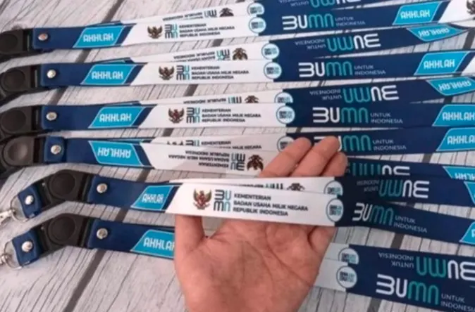 Illustrasi. Lanyard BUMN viral dan ramai dipesan 