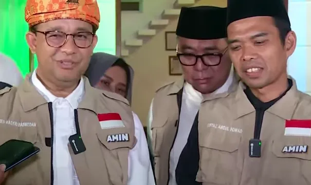 Calon presiden (capres) nomor urut 1 Anies Baswedan mengunjungi kediaman Ustadz Abdul Somad (UAS) di Kampar, Riau pada Rabu, 13 Desember 2023.