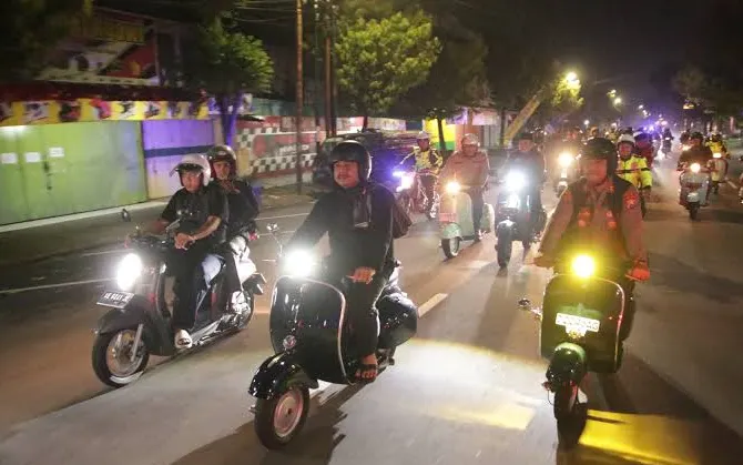 Illustrai. Sahur in the road kegiatan kala ramadhan