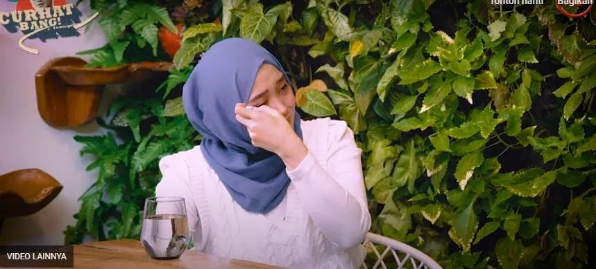 Putri Delina Curhat di Podcast Denny Sumargo Curhat Bang Soal Perceraian Sule dan Nathalie Holscher