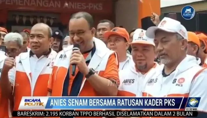 Anies Baswedan ketika Lakukan Senam Bersama Kader PKS