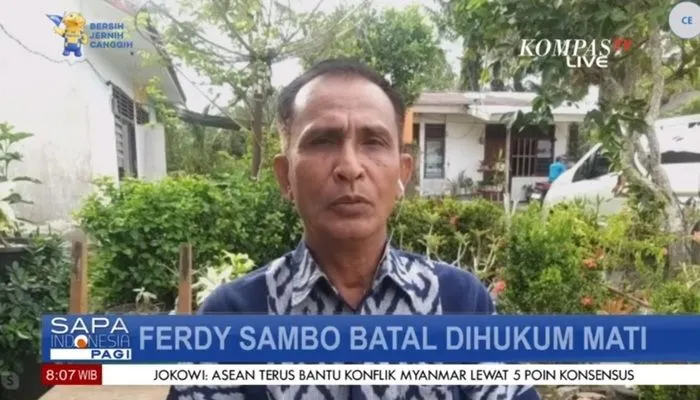 Samuel Hutabarat, ayah almarhum Brigadir Novriansyah Yosua Hutabarat atau Brigadir J
