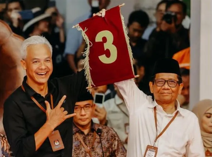 Ganjar Pranowo dan Mahfud MD