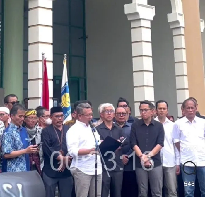 Tangkapan layar civitas akademik UII saat menyoroti demokrasi Indonesia.