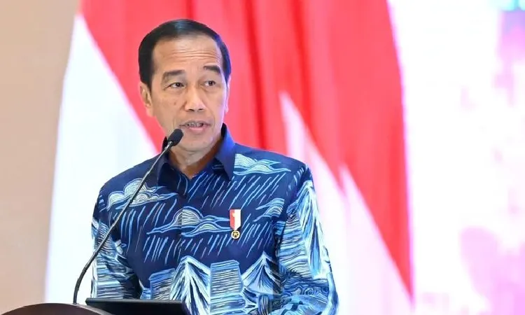 Presiden Joko Widodo atau Jokowi membantah terkait isu akan mundurnya beberapa menteri di Kabinet Indonesia Maju.