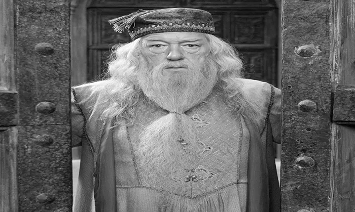 Sir Michael Gambon, Pemeran Dumbledore di Film Harry Potter Meninggal Dunia