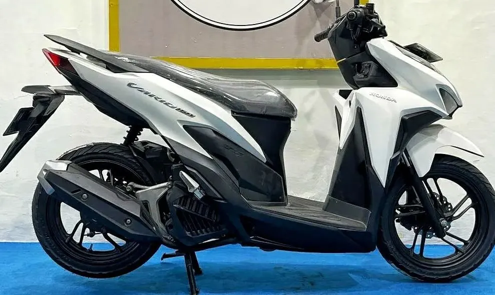 Seperti halnya semua kendaraan, Vario 150 juga memiliki kelebihan dan kekurangan yang perlu dipertimbangkan sebelum kamu membelinya.