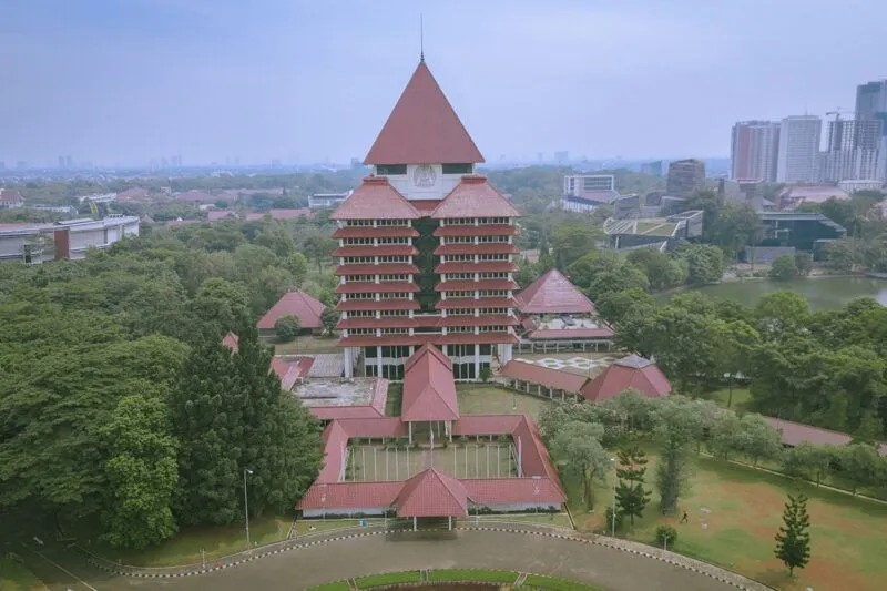 Universitas Indonesia (UI)
