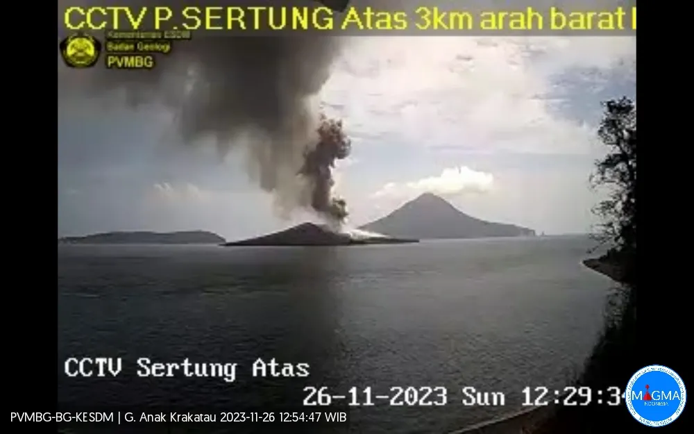 Gunung Anak Krakatau Erupsi, Kolom Letusan Mencapai 450 Meter (magma.esdm.go.id)