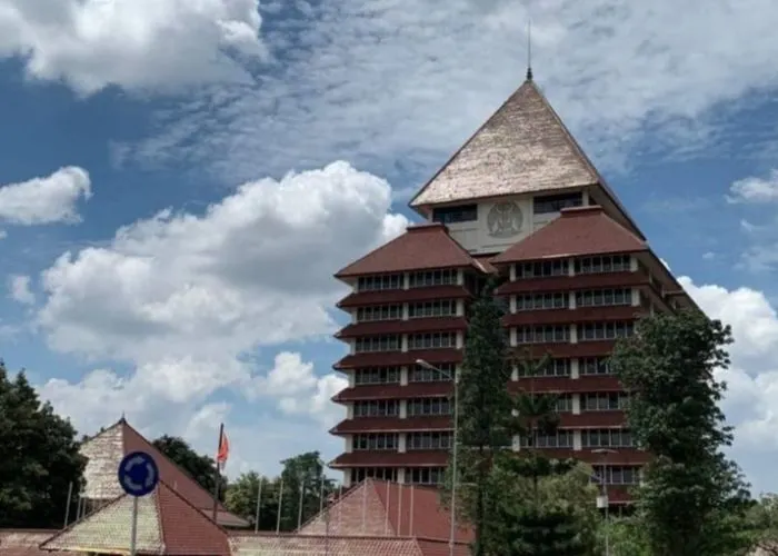 Universitas Indonesia (UI)