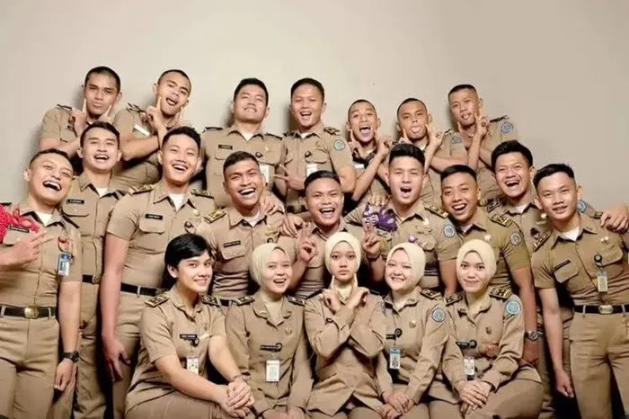 Untuk menjawab serangkaian tes wawancara dengan jelas dan tegas, berikut adalah contoh pertanyaan yang sering diberikan para pewawancara.