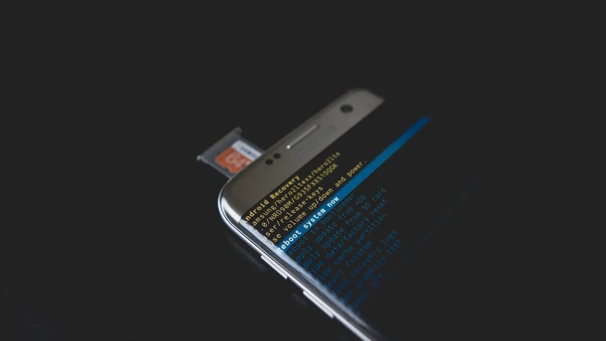Intip yuk, tips terbaik untuk meningkatkan keamanan di hp android agar terhindar dari bahaya. Penting untuk menjaga data pribadi kamu.
