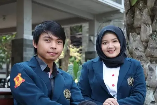 Berikut ini adalah daftar beberapa universitas terbaik di Indonesia yang menawarkan jurusan Ilmu Komunikasi dan Media.