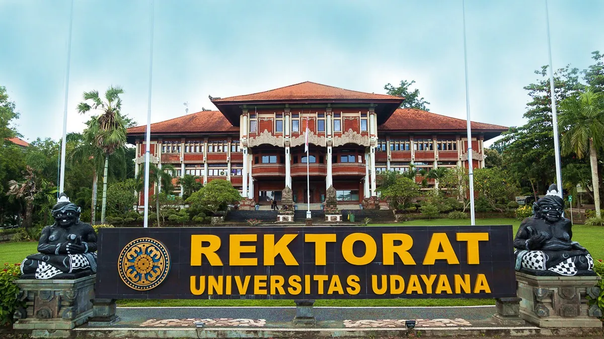 Universitas Udayana.