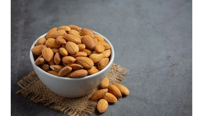 Kacang Almond, makanan yang mengandung sianida