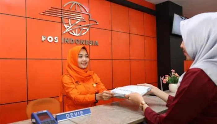 Menurut Basuki Tjahaja Purnama atau Ahok program bantuan sosial (Bansos) hanya ada dan diberikan pada saat zaman kerajaan terdahulu.