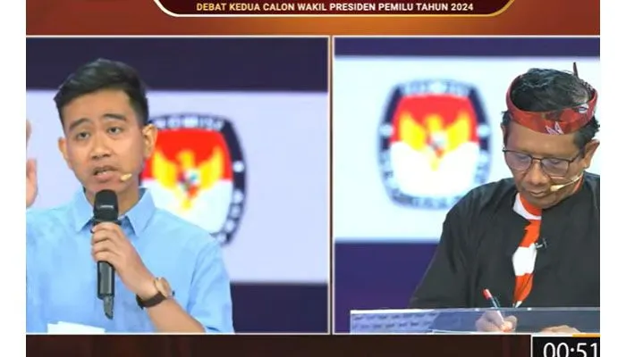 Gibran Rakabuming dan Mahfud MD saat debat Cawapres Jumat 22 Desember 2023