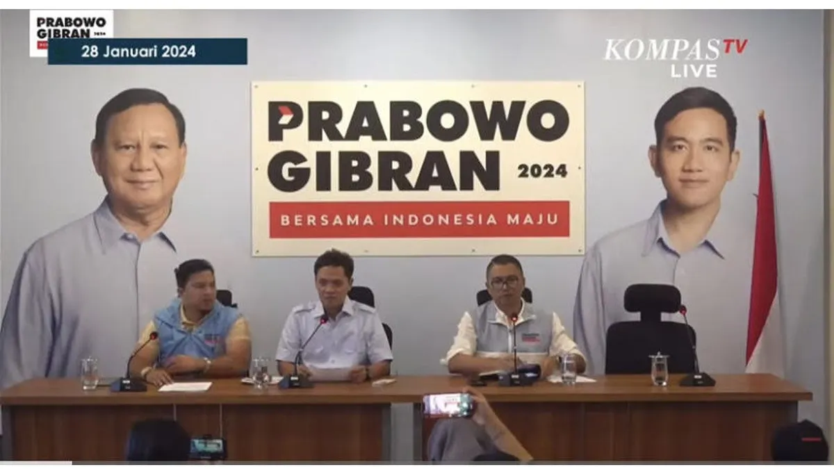 Wakil Ketua TKN Prabowo Subianto-Gibran Rakabuming, Habiburokhman (tengah)