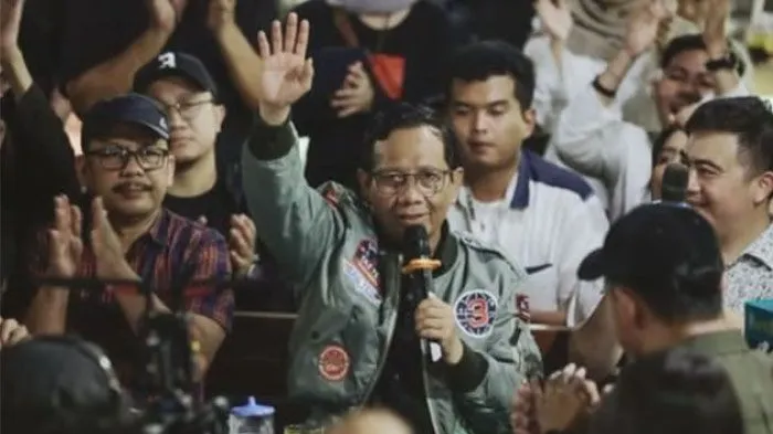 Mahfud membantah narasi bahwa wacana hak angket hanya merupakan gertakan dari partai-partai yang kalah Pemilu 2024.