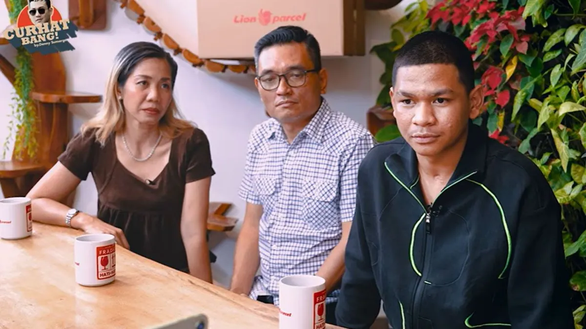 David Ozora (baju hitam)