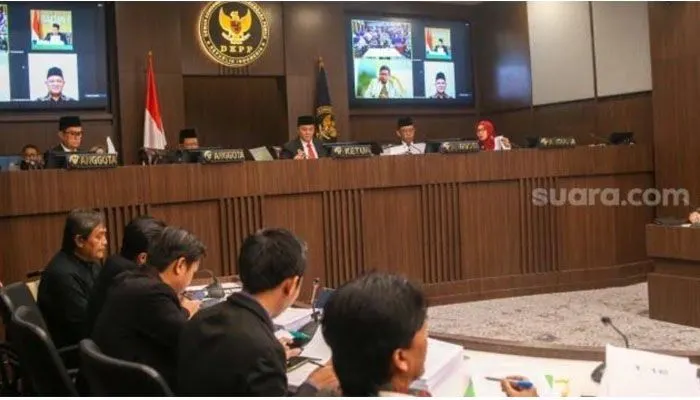 DKPP Resmi Jatuhkan Vonis untuk Ketua KPU Hasyim Asy'ari