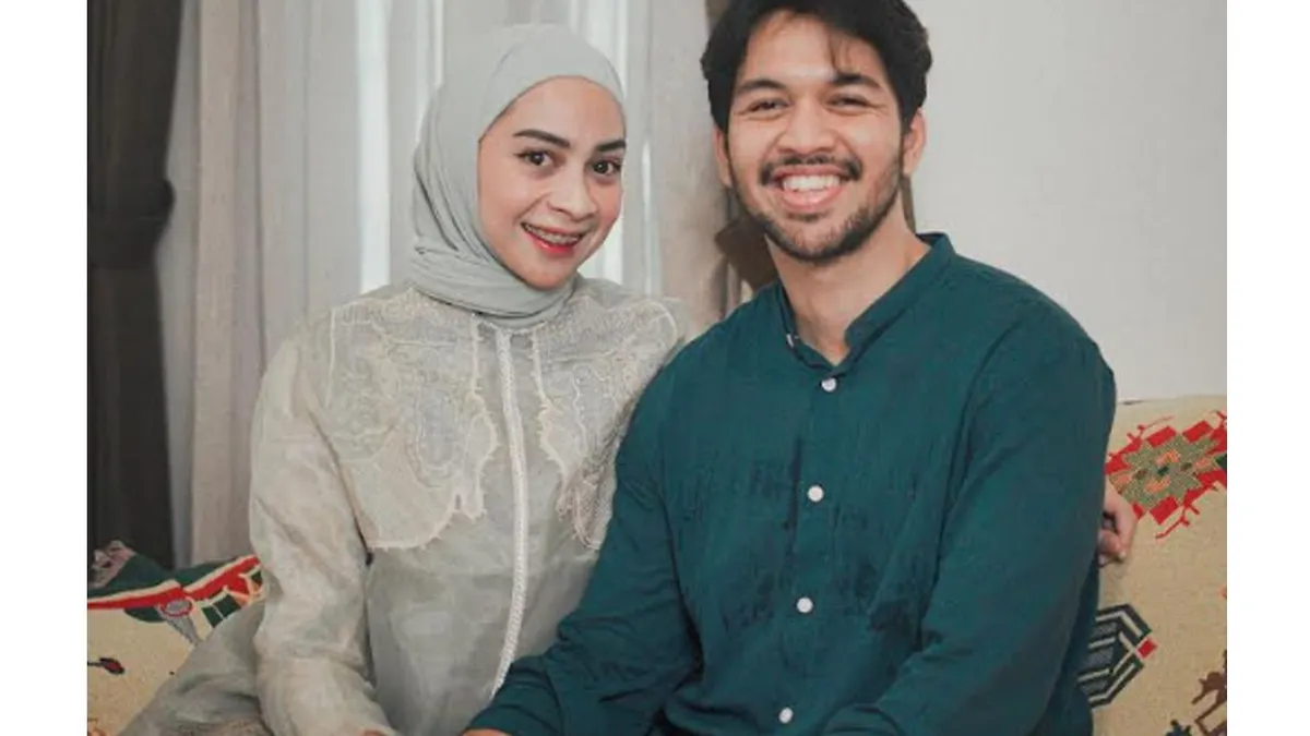 Ira Nandha dan Elmer Syaherman
