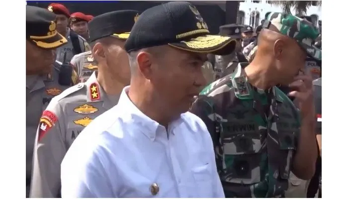 PJ Gubernur Jawa Barat, Bey Machmudin.