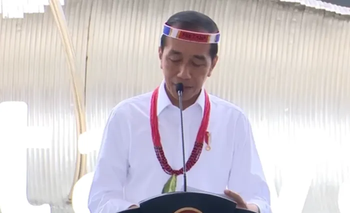 Upaya Presiden Joko Widodo dalam melanggengkan politik dinasti, dinilai kalangan universitas telah melanggar berbagai aturan.