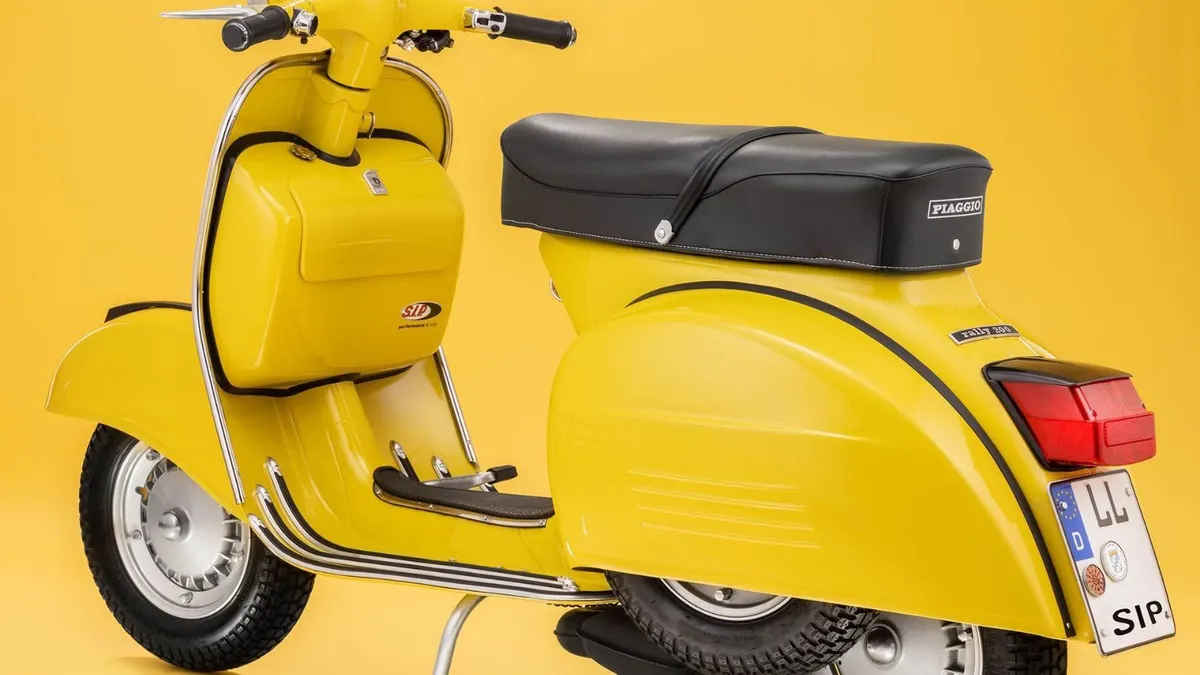 Dengan sejarah panjang dan desain yang klasik, Vespa Rally 200 memiliki sejumlah kelebihan yang menarik.