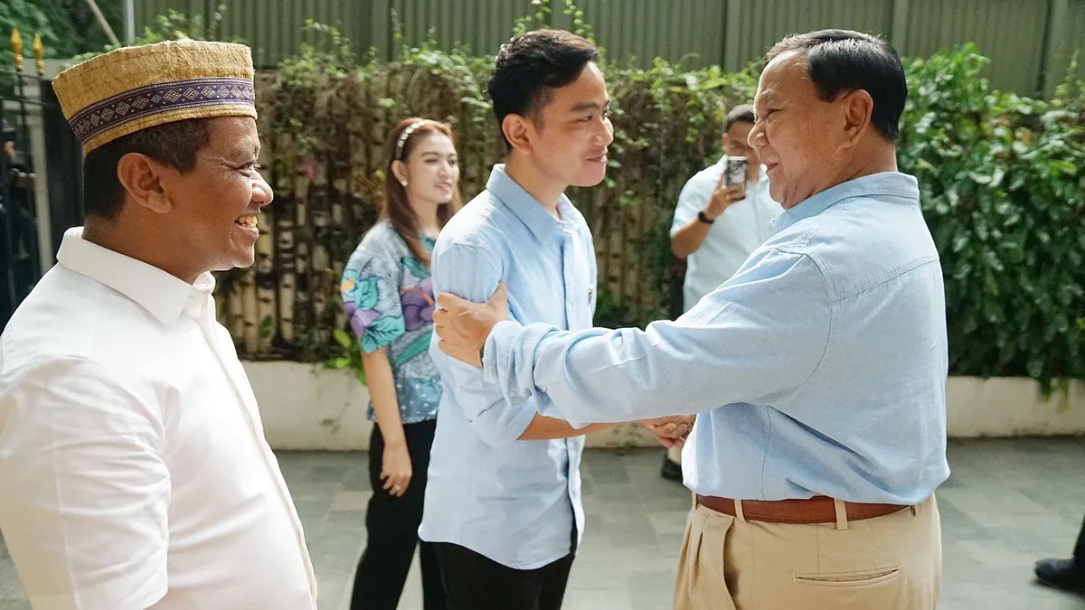 Sejak Gibran Rakabuming dideklarasikan sebagai kandidat cawapres Prabowo Subianto, sejumlah tanggapan negatif bermunculan.