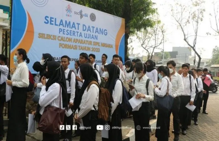 Saat ini, tengah berlangsung Seleksi Calon Pegawai Negeri Sipil (CPNS) dan Pegawai Pemerintah dengan Perjanjian Kerja (PPPK).
