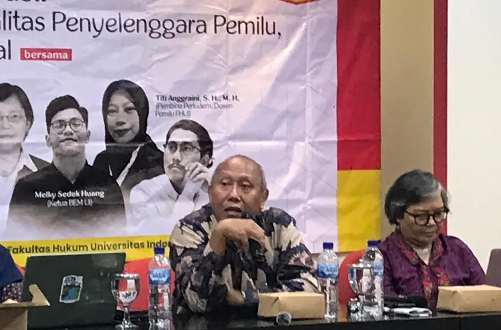 Guru Besar Antropologi Hukum, Fakultas Hukum Universitas Indonesia (UI) Sulistyowati Irianto, saat menjadi pembicara pada Diskusi Publik “Ancaman Politik, Netralitas Penyelenggara Pemilu dan Politisasi Sosial” di Kampus UI, Depok, Jawa Barat, Senin (11/12/2023).