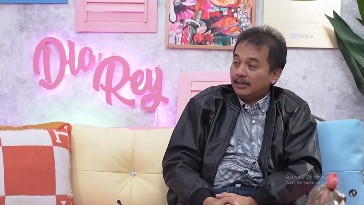 Roy Suryo.