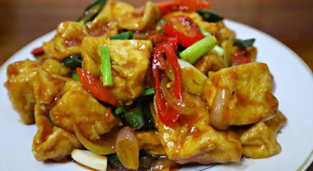 Tahu saus tiram | Dengan bermodalkan tahu, ada 2 ide resep sahur yang simple namun tinggi protein. Penasaran apa saja? Mari simak!