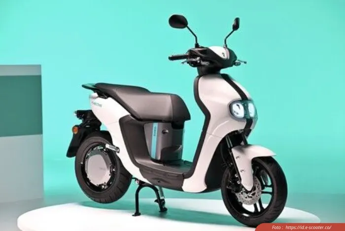 Skuter listrik terbaru Yamaha Neo diklaim memiliki desain lebih chic dan juga relax jika dibandingkan dengan Yamaha E01.