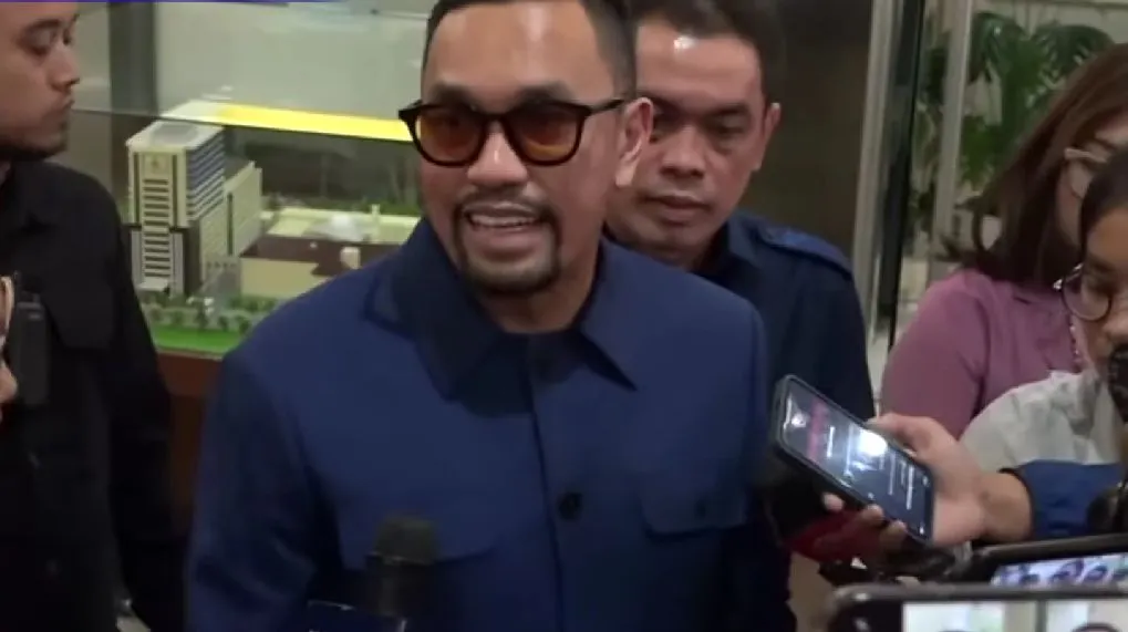 Politisi Partai Nasional Demokrat (Nasdem) Ahmad Sahroni membantah bahwa Anies Baswedan tidak melakukan komunikasi sama sekali dengan Partai Demokrat.