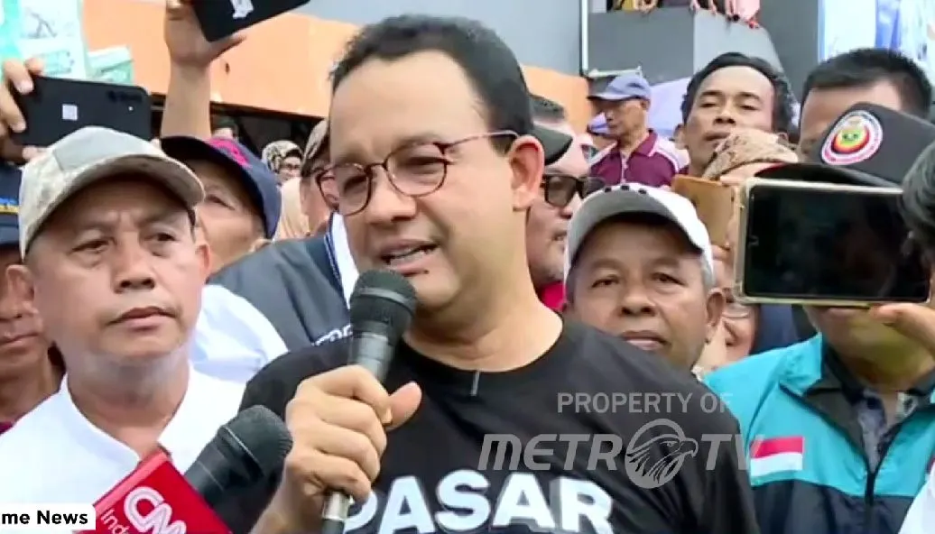 Anies Baswedan mengatakan banyak pedagang yang mengeluhkan daya beli masyarakat yang rendah hingga naiknya harga bahan pokok.