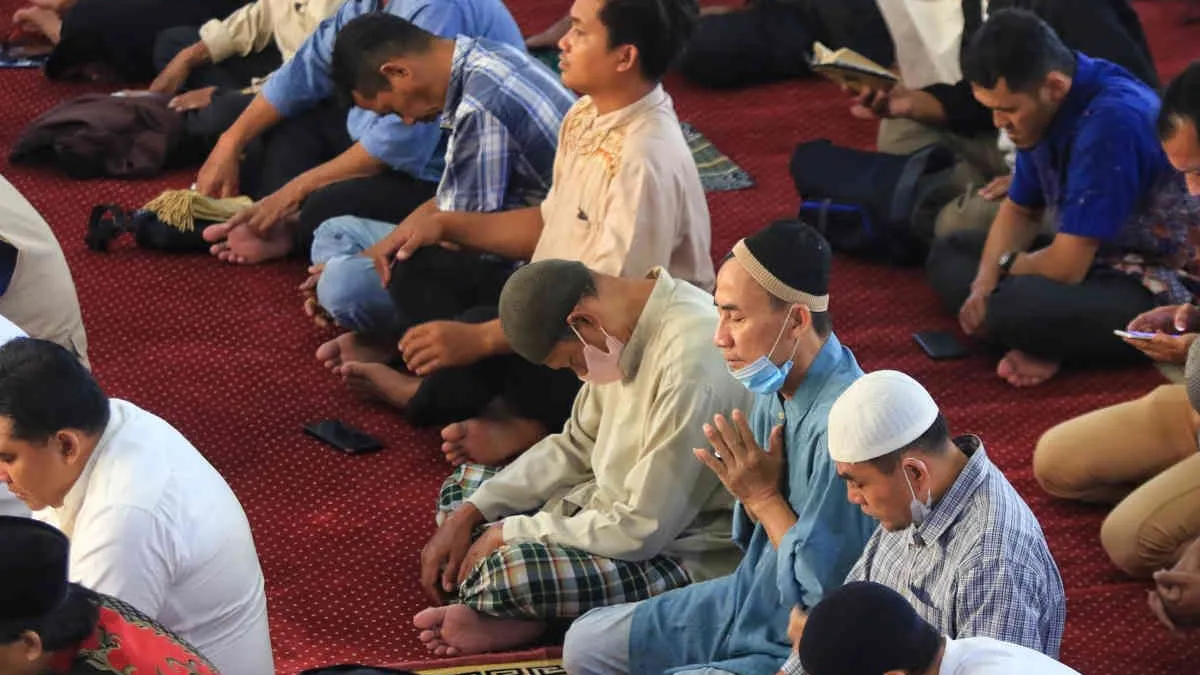 Malam lailatul qadar merupakan malam yang paling dinantikan oleh umat Islam di bulan Ramadhan. Berikut ialah 5 tandanya.