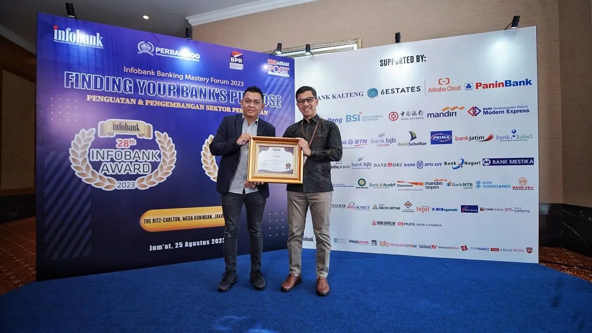 bank bjb syariah meraih penghargaan Excellent Financial Performance Bank In 2022 dalam Rating Bank & BPR 2023 versi Majalah Infobank.