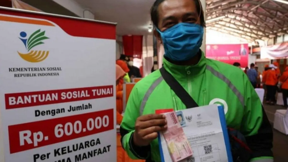Kabar gembira bagi keluarga penerima manfaat, karena ada BLT dengan nominal Rp600 ribu, Rp900 ribu, dan Rp300 ribu akan mulai disalurkan secara bertahap di berbagai wilayah.