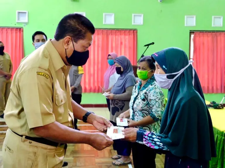 Kementerian Sosial RI kembali mencairkan dana bantuan PKH dan BPNT untuk tahap pertama pencairan di tahun 2024.