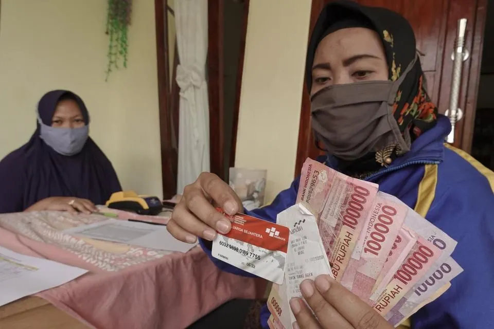 Sudah ada tiga KKS yang sudah menyalurkan bantuan sosial BPNT tahap 3, yang pertama dari Mandiri, BSI dan yang ketiga adalah BRI.