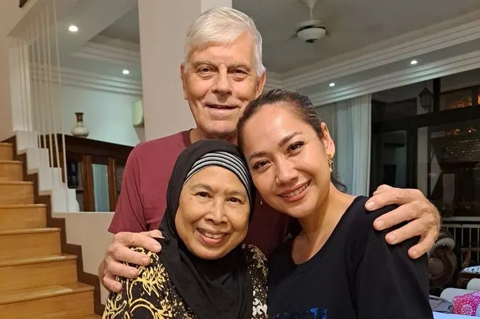 Tak Anggap BCL sebagai Menantu Lagi, Ini Julukan Baru Bunga Citra Lestari&nbsp;dari Ibu Ashraf Sinclair
