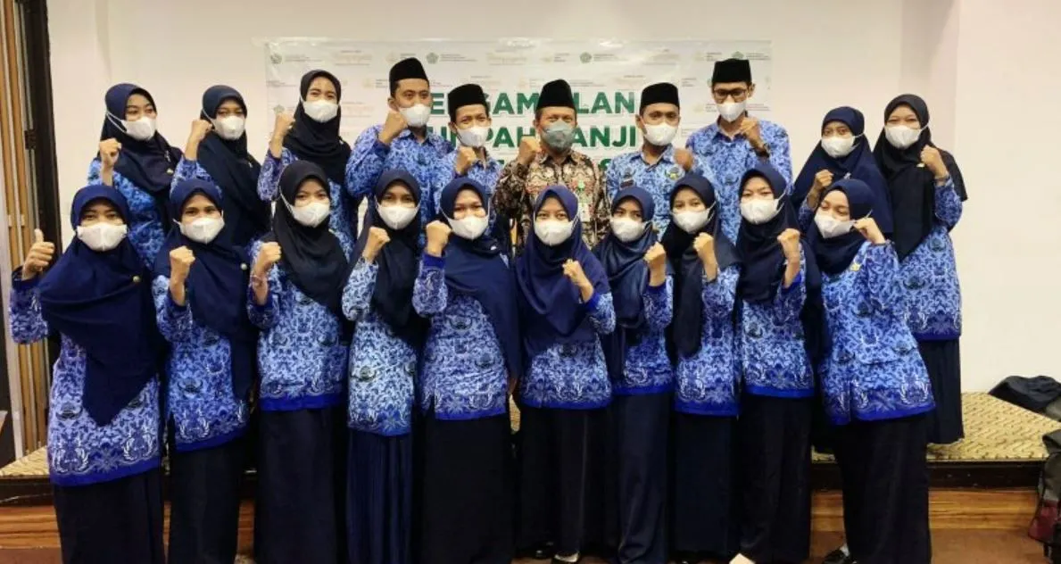 Berita menggembirakan bagi lulusan baru, pemerintah menjanjikan alokasi kuota yang besar pada seleksi CPNS 2024.