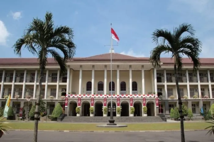Penting bagi kalian untuk mengetahui apa saja jurusan sepi peminat di UGM untuk melihat persaingan yang longgar.