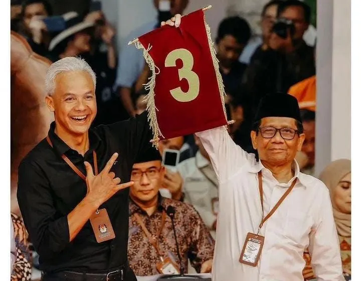 Ganjar Pranowo - Mahfud MD